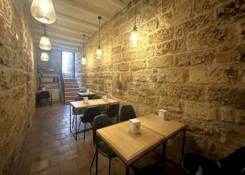 Sala da pranzo - Attività Commerciale Corso Vittorio Emanuele
 
455, Villabate - foto 32