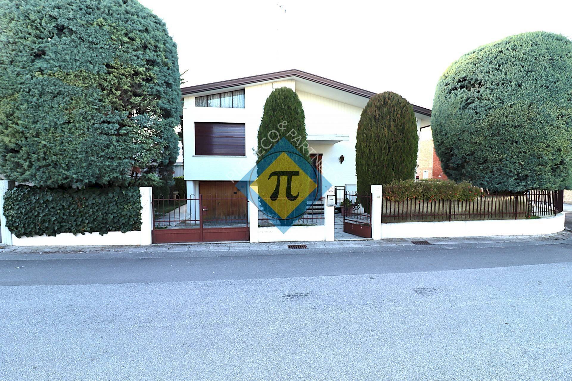 Foto 1 - Villa Via Giorgione
 
9, Pordenone - photo 1