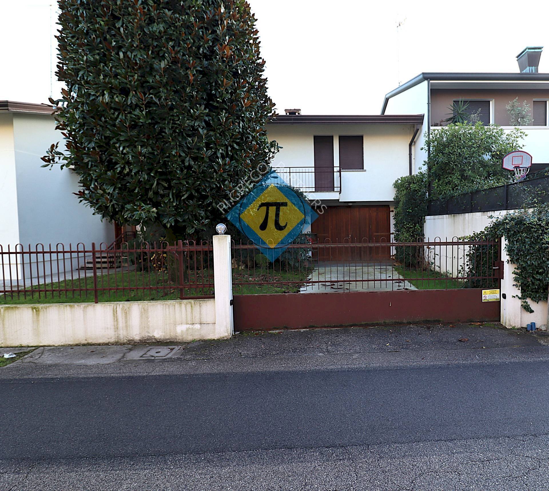 Foto 3 - Villa Via Giorgione
 
9, Pordenone - photo 3