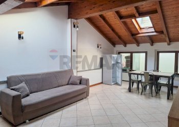 Sala da pranzo - Bilocale VIA CAVOUR
 
19, Castronno - foto 2