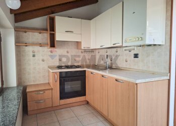 Cucina - Bilocale VIA CAVOUR
 
19, Castronno - foto 6