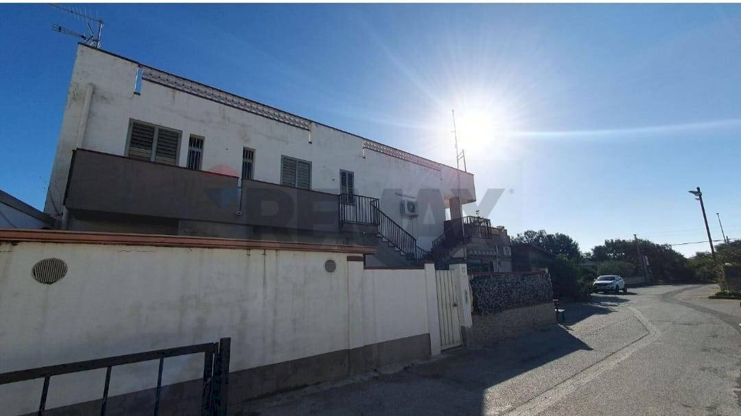 Edificio all\'aperto - Locale Commerciale Via del Frassino - C.da S.Maria del Focallo, Ispica - foto 2