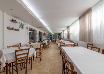 Sala da pranzo - Locale Commerciale Via del Frassino - C.da S.Maria del Focallo, Ispica - foto 12