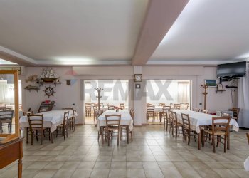 Sala da pranzo - Locale Commerciale Via del Frassino - C.da S.Maria del Focallo, Ispica - foto 22