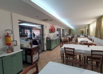 Sala da pranzo - Locale Commerciale Via del Frassino - C.da S.Maria del Focallo, Ispica - foto 33