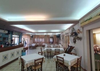 Sala da pranzo - Locale Commerciale Via del Frassino - C.da S.Maria del Focallo, Ispica - foto 35