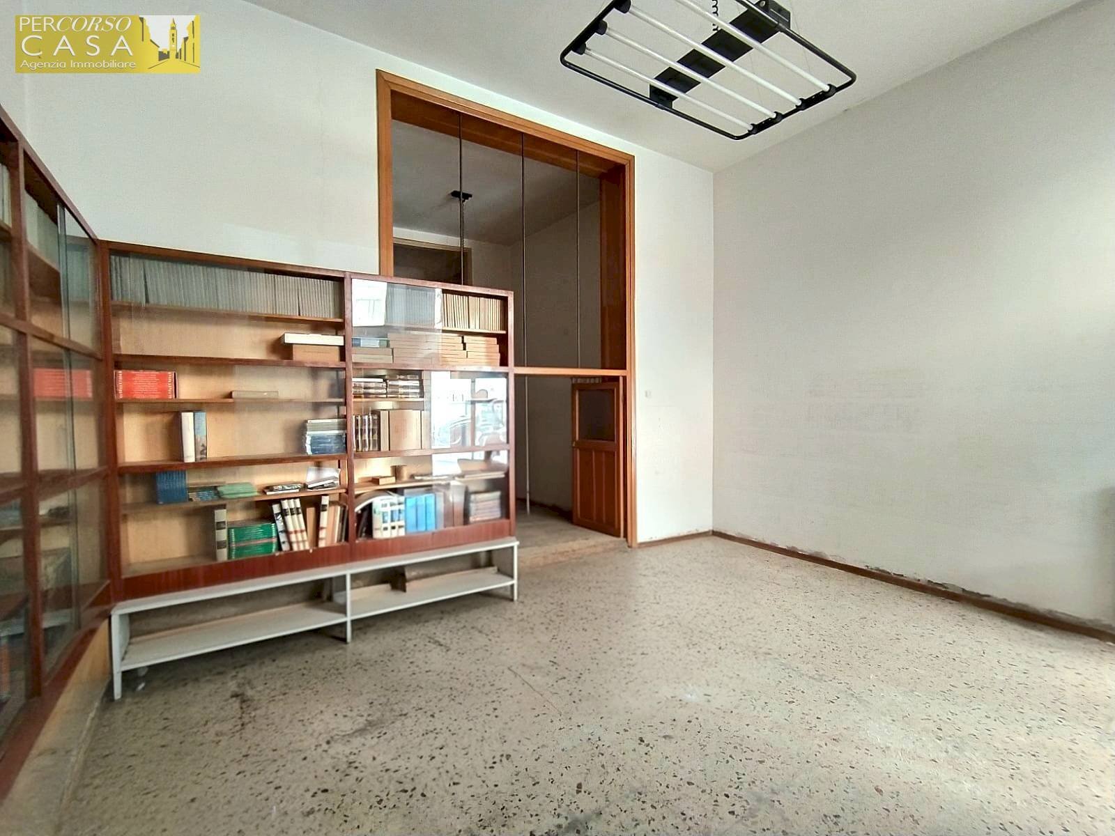 Foto 3 - Locale Commerciale Via Vinciguerra
 
18, Teramo - foto 3