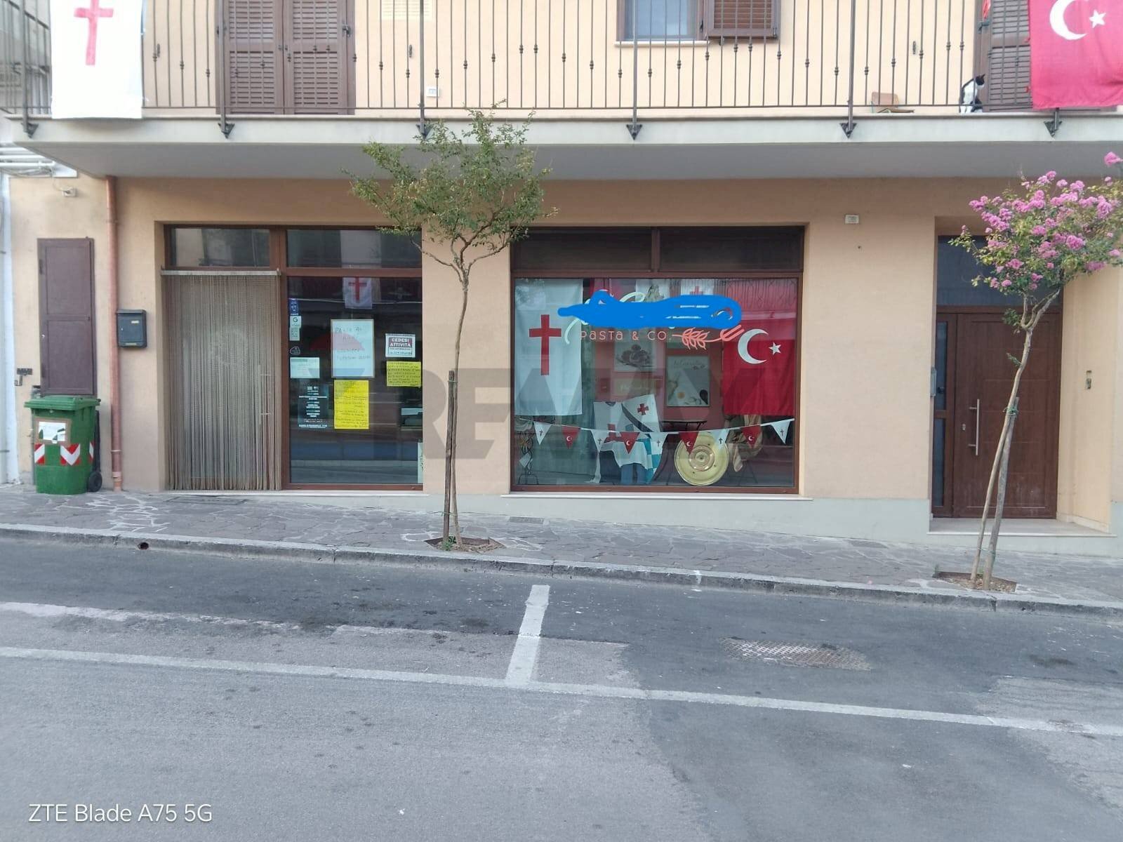 Edificio all\'aperto - Negozio Via Nazario Sauro
12, Tollo - foto 3