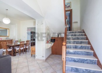 Scale - Casa semi indipendente Lettomanoppello - foto 9