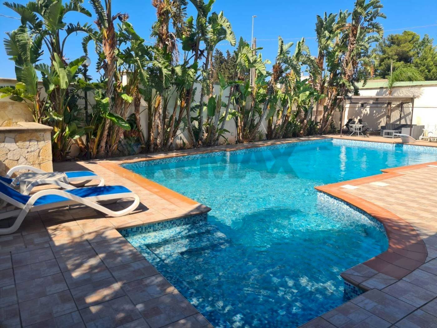 Piscina - Villa Surbo - photo 2