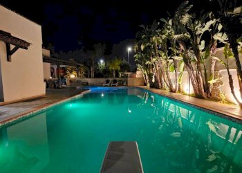 Piscina - Villa Surbo - foto 29