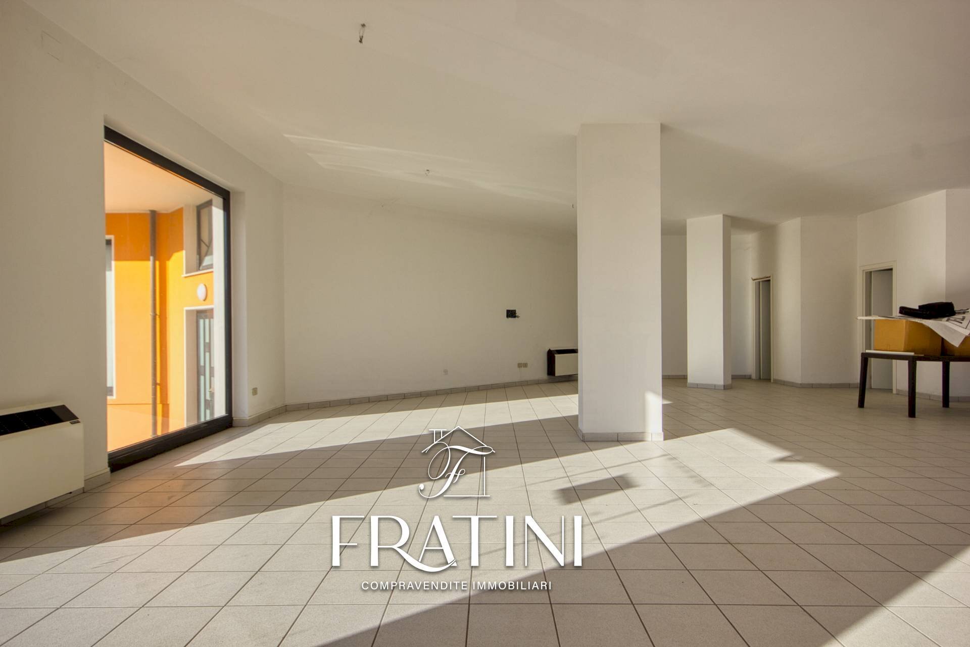 Foto 2 - Locale Commerciale Via Galileo Galilei
15, Sant'Egidio alla Vibrata - foto 2