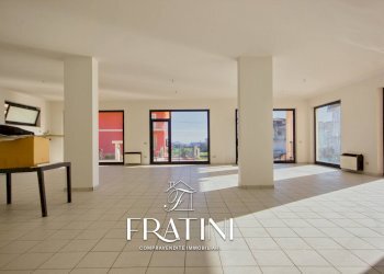 Foto 3 - Locale Commerciale Via Galileo Galilei
 
15, Sant'Egidio alla Vibrata - foto 3