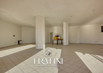 Foto 10 - Locale Commerciale Via Galileo Galilei
 
15, Sant'Egidio alla Vibrata - foto 10