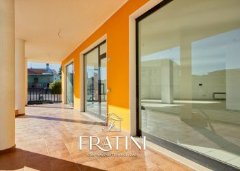 Foto 13 - Locale Commerciale Via Galileo Galilei
 
15, Sant'Egidio alla Vibrata - foto 13