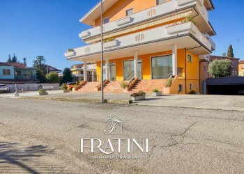 Foto 16 - Locale Commerciale Via Galileo Galilei
 
15, Sant'Egidio alla Vibrata - foto 16