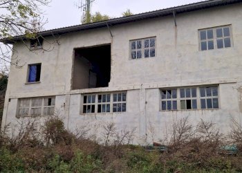 Foto 1 - Magazzino via useunt, Tarcento - foto 1