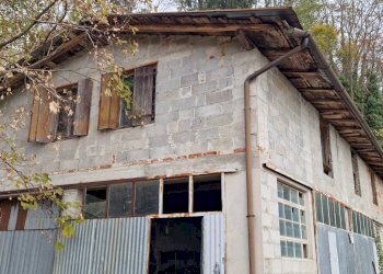 Foto 3 - Magazzino via useunt, Tarcento - foto 3