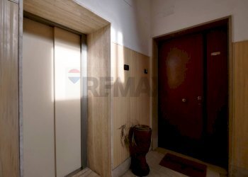 Hall / corridoio - Trilocale Via Saverio Damiani
 
5, Bari - foto 3