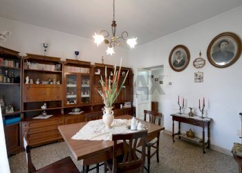 Sala da pranzo - Trilocale Via Saverio Damiani
 
5, Bari - foto 7