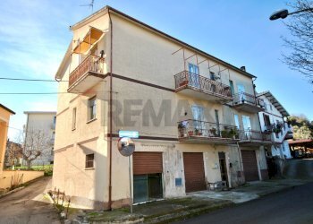 Edificio all\'aperto - Apartment Loreto Aprutino - photo 14