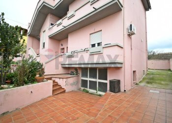 Terrazza - Three-room apartment Via della Libertà
 
34, Soleminis - photo 1