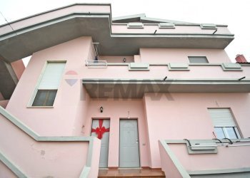 Edificio all\'aperto - Three-room apartment Via della Libertà
 
34, Soleminis - photo 2