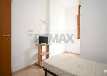 Camera / camera da letto - Three-room apartment Via della Libertà
 
34, Soleminis - photo 11