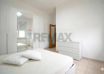 Camera / camera da letto - Three-room apartment Via della Libertà
 
34, Soleminis - photo 15