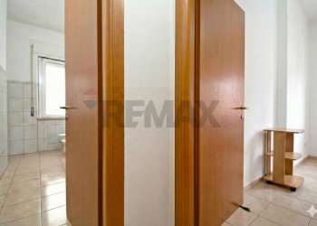 Hall / corridoio - Three-room apartment Via della Libertà
 
34, Soleminis - photo 16