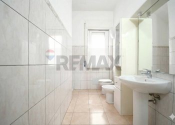 Bagno - Three-room apartment Via della Libertà
 
34, Soleminis - photo 17