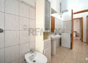 Bagno - Three-room apartment Via della Libertà
 
34, Soleminis - photo 18