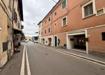 Foto 5 - Box Via Dante Alighieri
 
7, Orbetello - foto 5