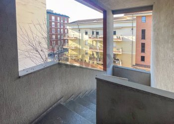 Balcone - Bilocale Via Alcide De Gasperi
 
46, Casteggio - foto 12