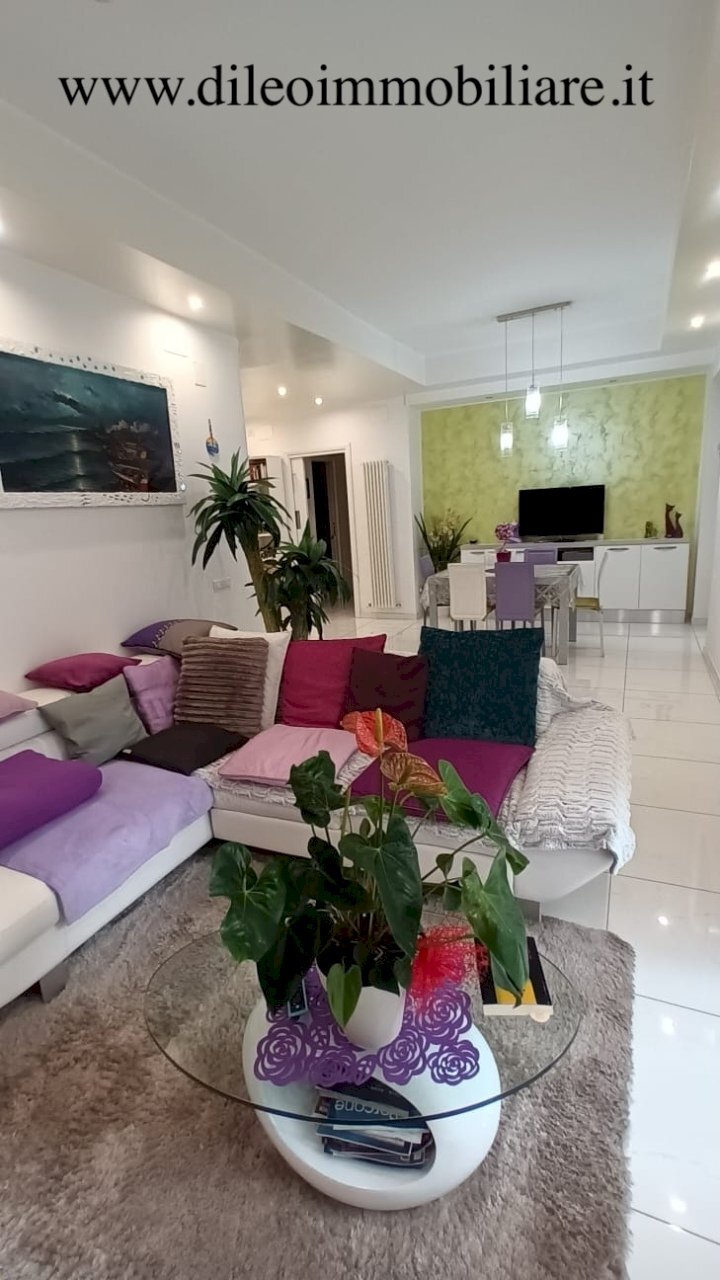 04 GROTTAMMAREDILEOVENDELUMINOSOEAMPIOAPPARTAMENTO - Apartment Grottammare - photo 1