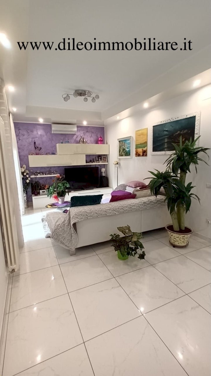 01 GROTTAMMAREDILEOVENDELUMINOSOEAMPIOAPPARTAMENTO - Apartment Grottammare - photo 2