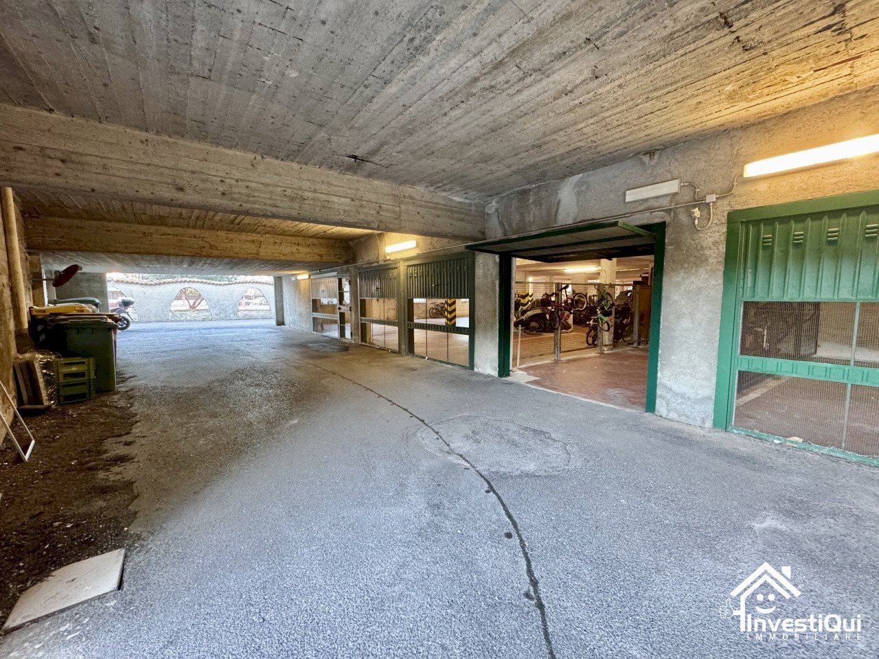 AREA MANOVRA BOX - Box Via Francesco Crispi 223, Pietra Ligure - foto 2