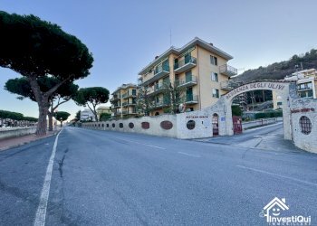 VIA FRANCESCO CRISPI - Box Via Francesco Crispi 223, Pietra Ligure - foto 1