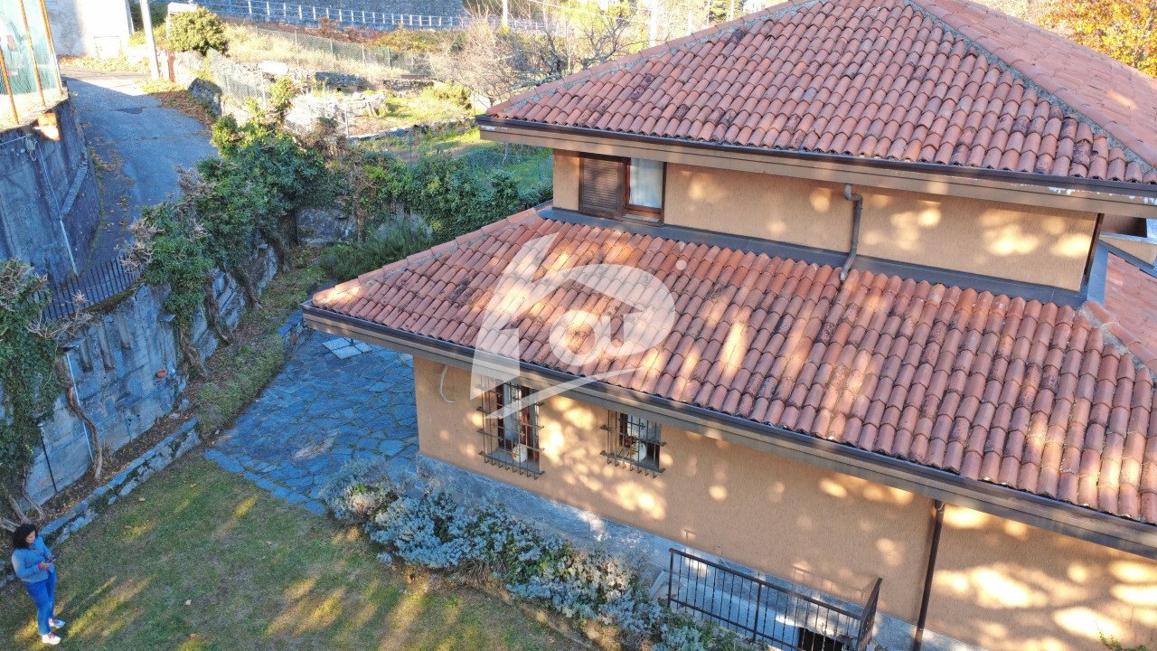 FACCIATA - Villa VIA BREVISSIMA  2, Duno - photo 2