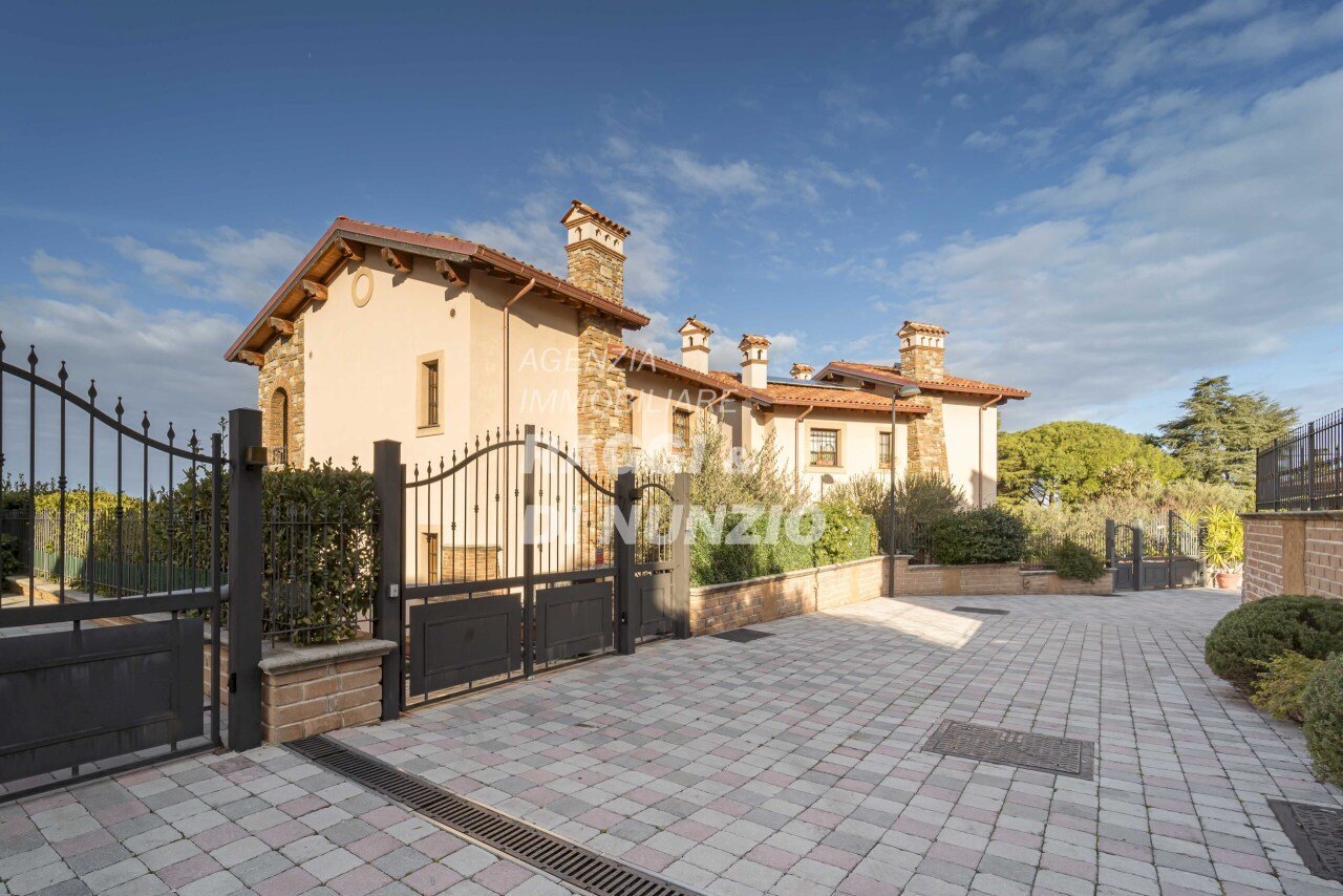 001_WEB.jpg - Villa Via Fontana Candida 18/B, Monte Porzio Catone - foto 1