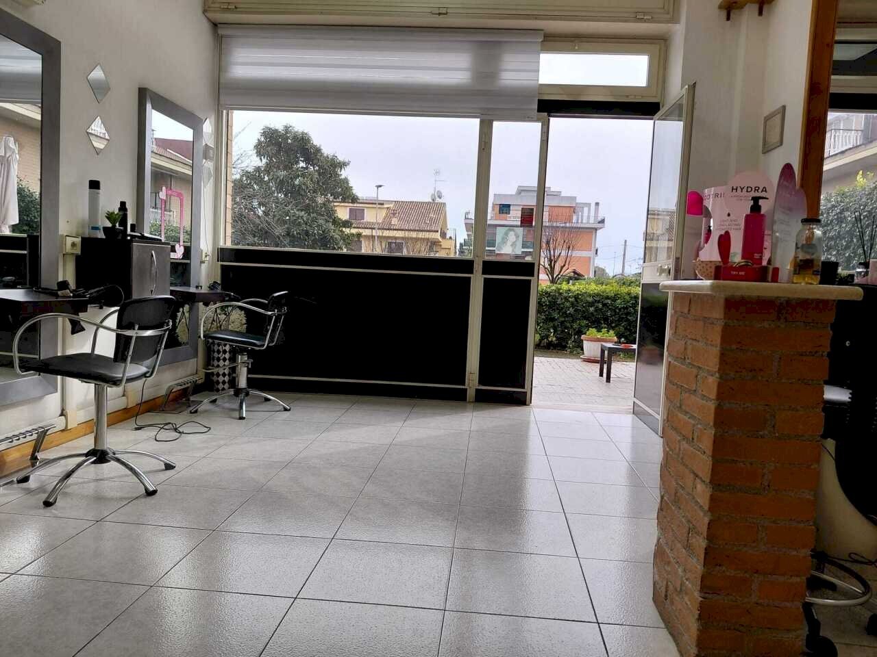 WhatsApp Image 2026-01-26 at 15.25.15.jpeg - Commercial Premises Via dei Tulipani 15, Guidonia Montecelio - photo 2