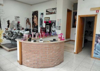 WhatsApp Image 2026-01-26 at 15.25.19 (4).jpeg - Locale Commerciale Via dei Tulipani 15, Guidonia Montecelio - foto 1