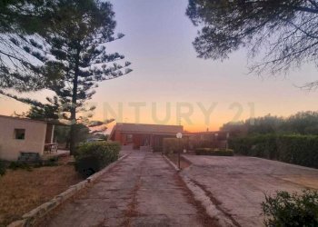 PHOTO-2025-10-29-21-13-04.jpg - Casa indipendente Strada Scaro SN, Pachino - foto 1