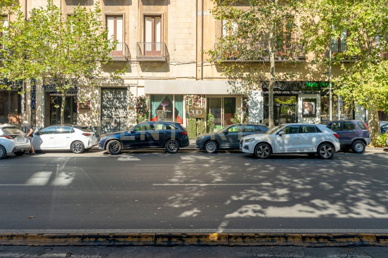 Viale Vittorio Veneto 7A CT (2).jpg - Pub - Enoteca - Wine Bar Viale Vittorio Veneto 7a, Catania - foto 3