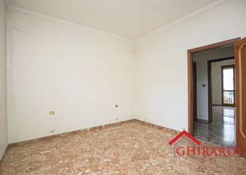 4.3 CAMERA1.jpg - Appartamento Via Giovanni Battista Torre 5, Genova (zona Sestri Ponente) - foto 15