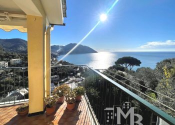 UNA DELLE TERRAZZATE ZONA NOTTE - Casa indipendente VIA DEL CASTELLO 32, Recco - foto 14