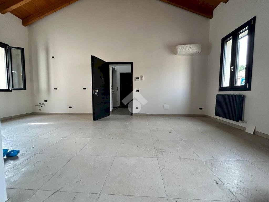 Three-room apartment via XXV Aprile, Castelnovo di Sotto - photo 1