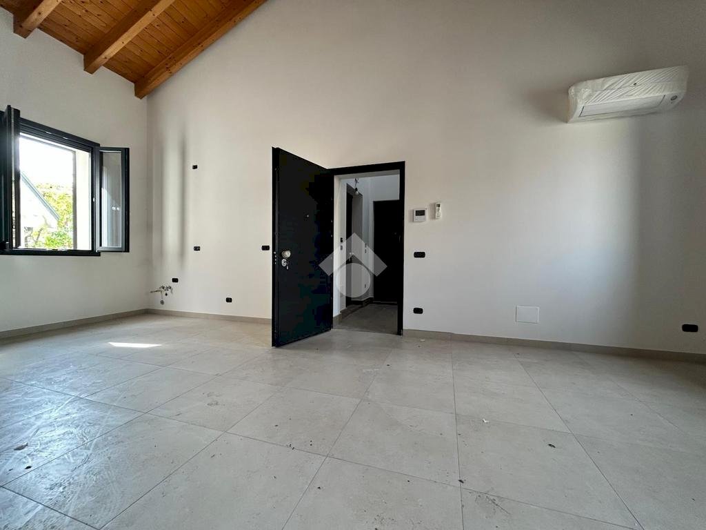 Three-room apartment via XXV Aprile, Castelnovo di Sotto - photo 2