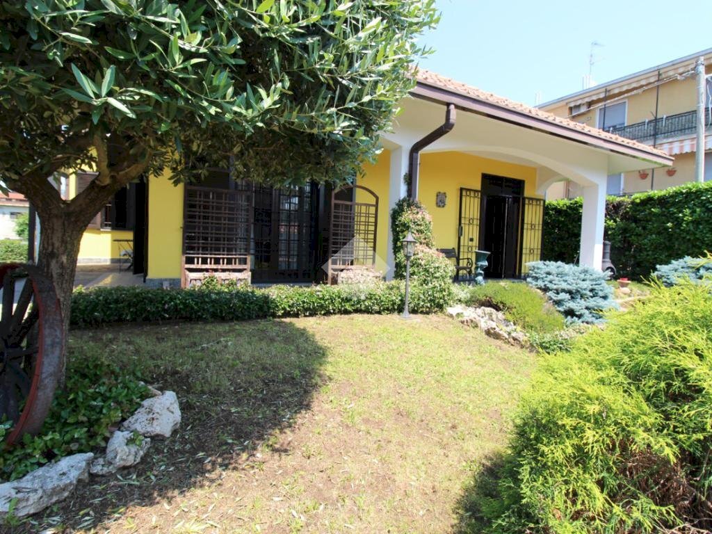 Villa Via Sauro, Rescaldina - photo 2