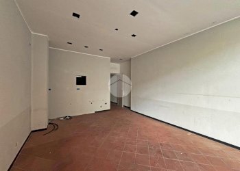 Shop Via Montebello, Pinerolo - photo 6